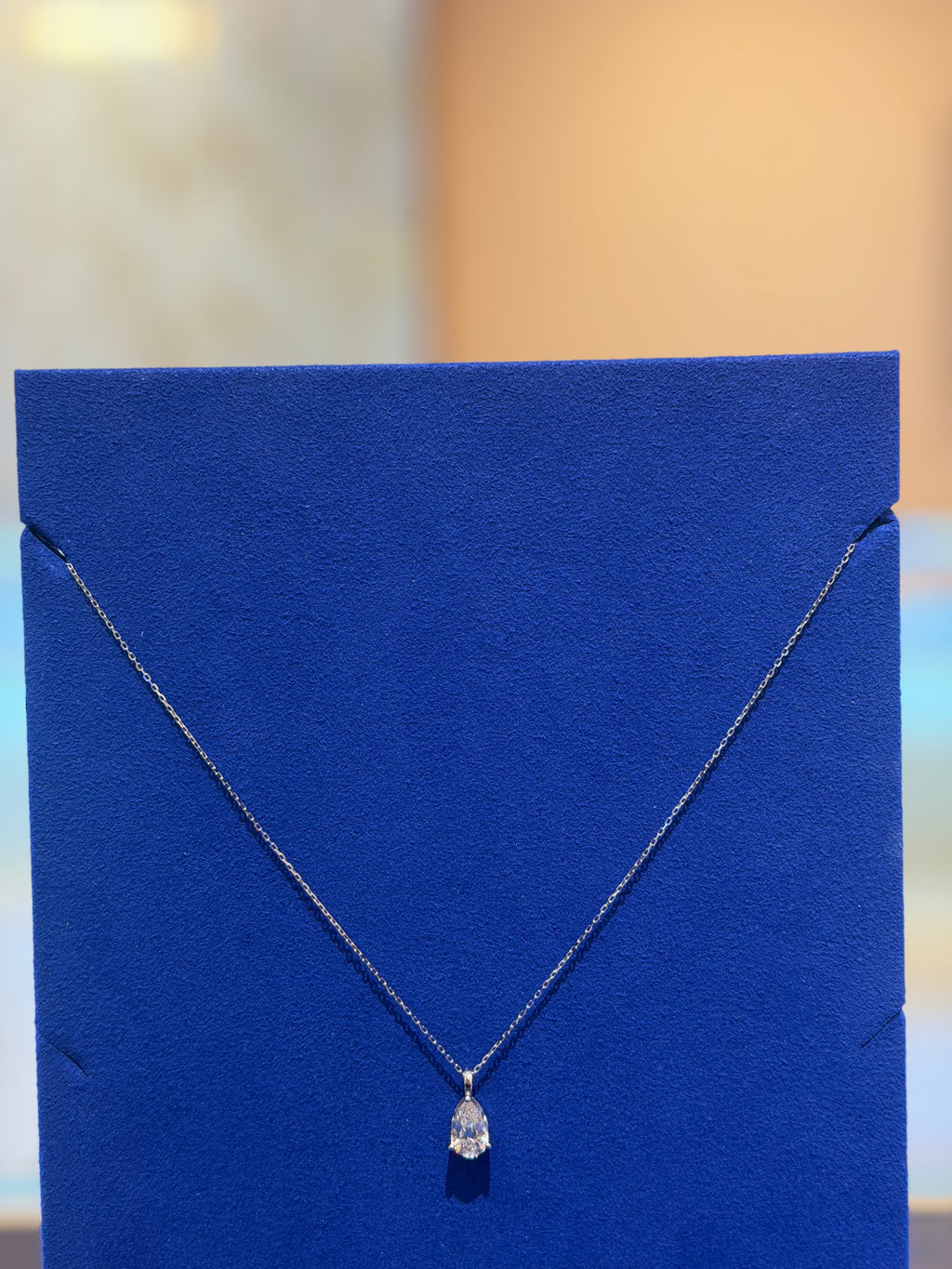 Tear 2 Carat White Gold Necklace