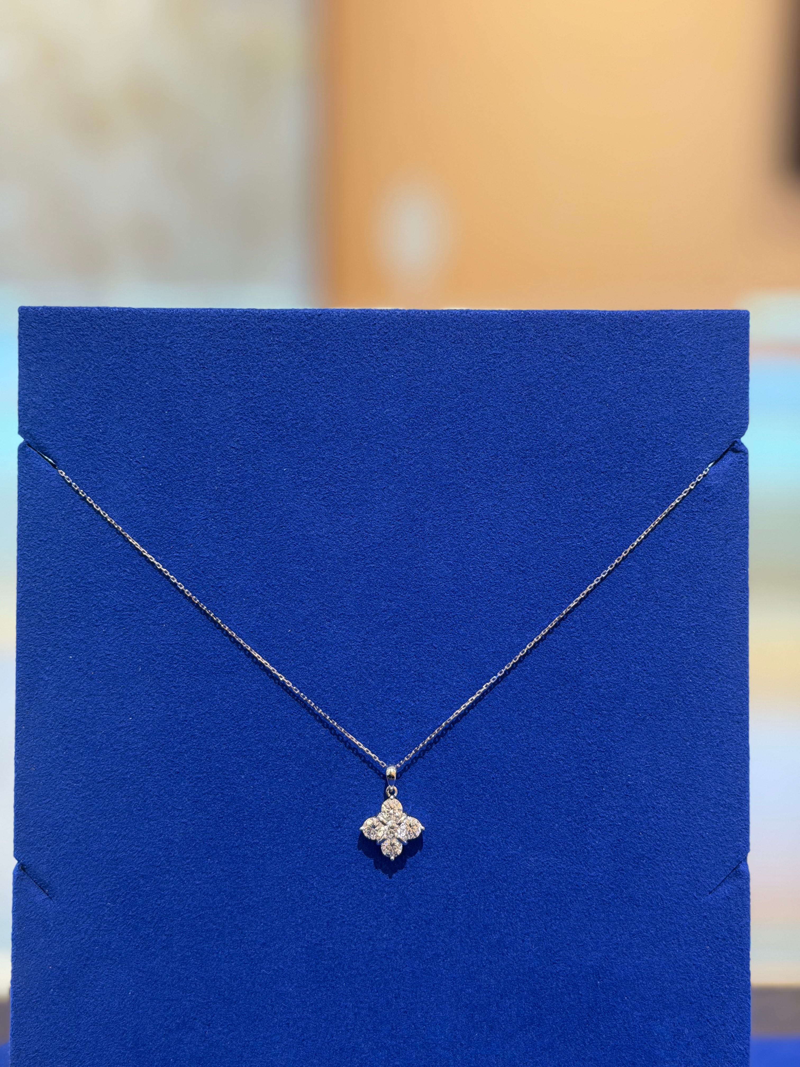 Round Pedal 2 Carat White Gold Necklace