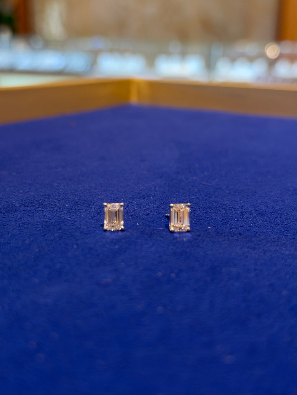Emerald 2 Carat White Gold Studs