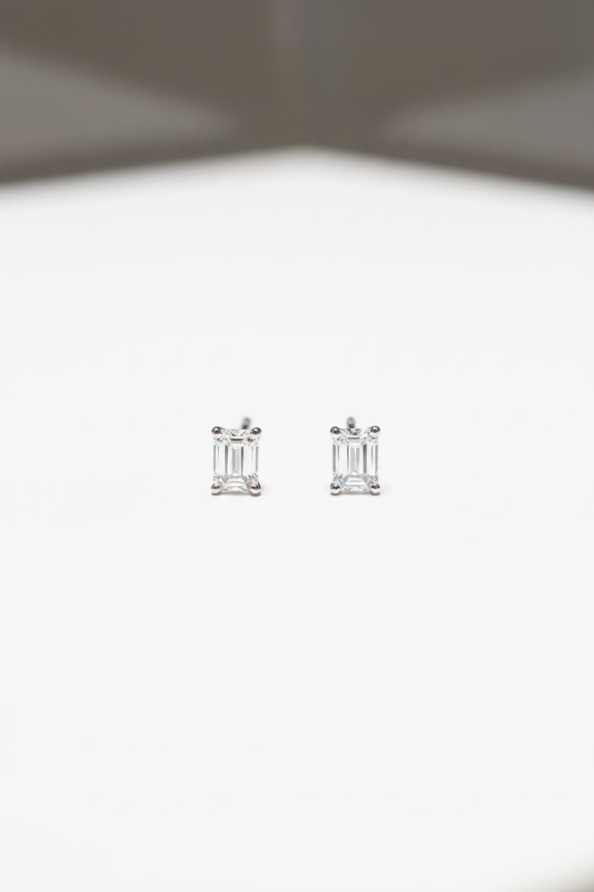 Emerald 2 Carat White Gold Studs