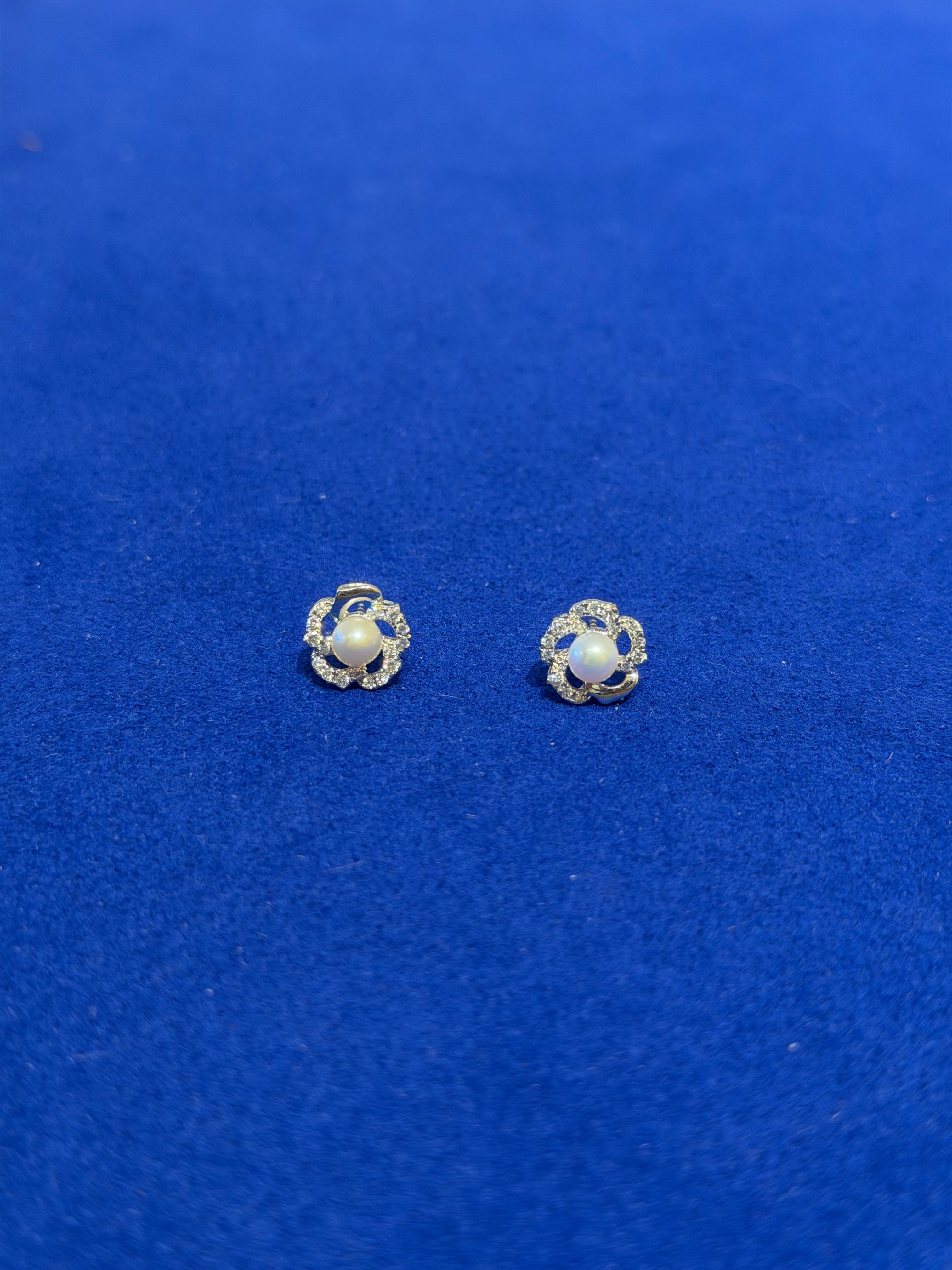 White Gold Pearl & Pedal Earrings