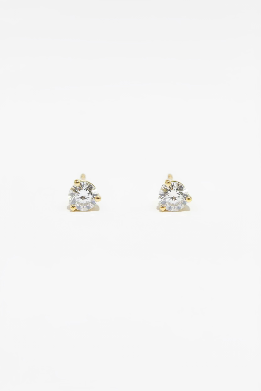 Round 1.5 Carat Yellow Gold Studs