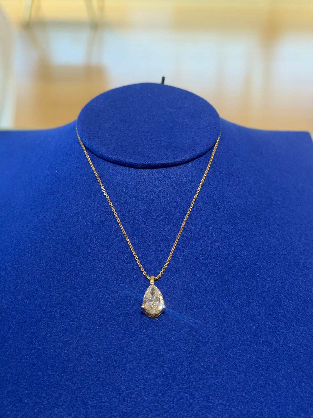 Tear 2 Carat Yellow Gold Necklace